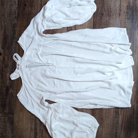 Free People Drift Away Cold Shoulder Tunic Size Small in White - Picture 2 of 7